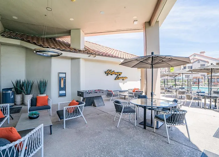 Sleek 2br Workcation Near Kierland District H2272 *